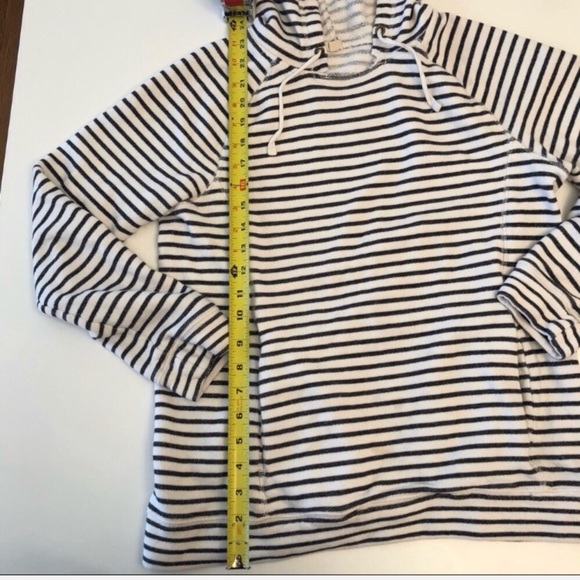 ❌SOLD❌ J. Crew hoodie - Picture 7 of 8